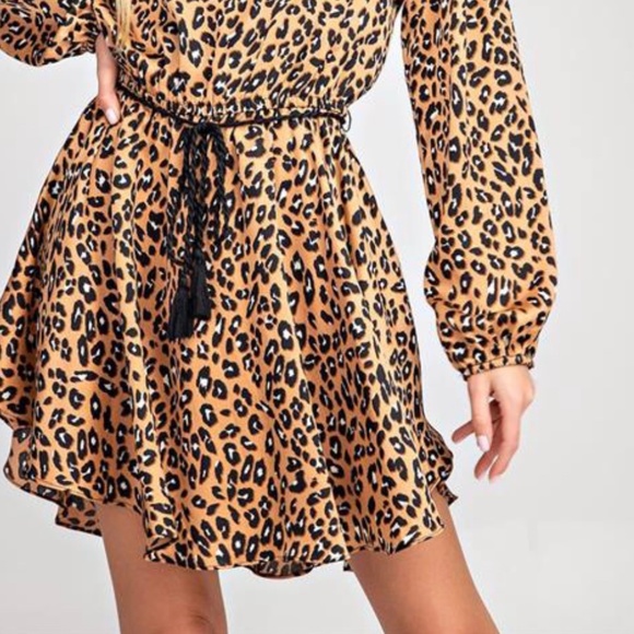 *NEW* TAUPE LEOPARD PRINT LONG SLEEVE SHORT DRESS - Picture 2 of 3